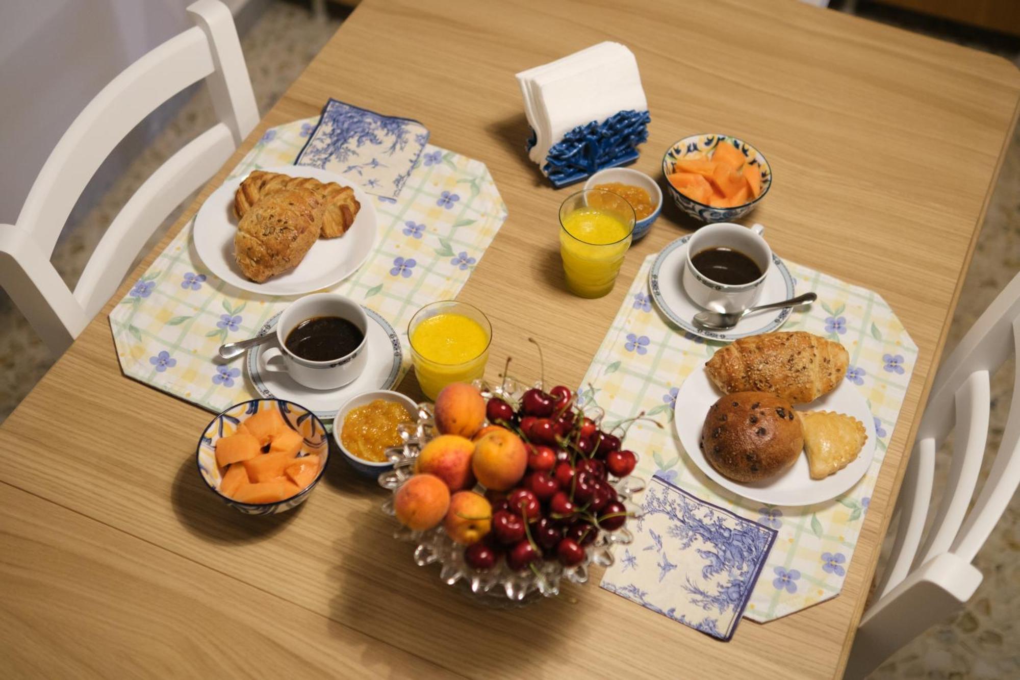 La Finestra Sui Trulli Bed & Breakfast อัลเบโรเบลโล ภายนอก รูปภาพ