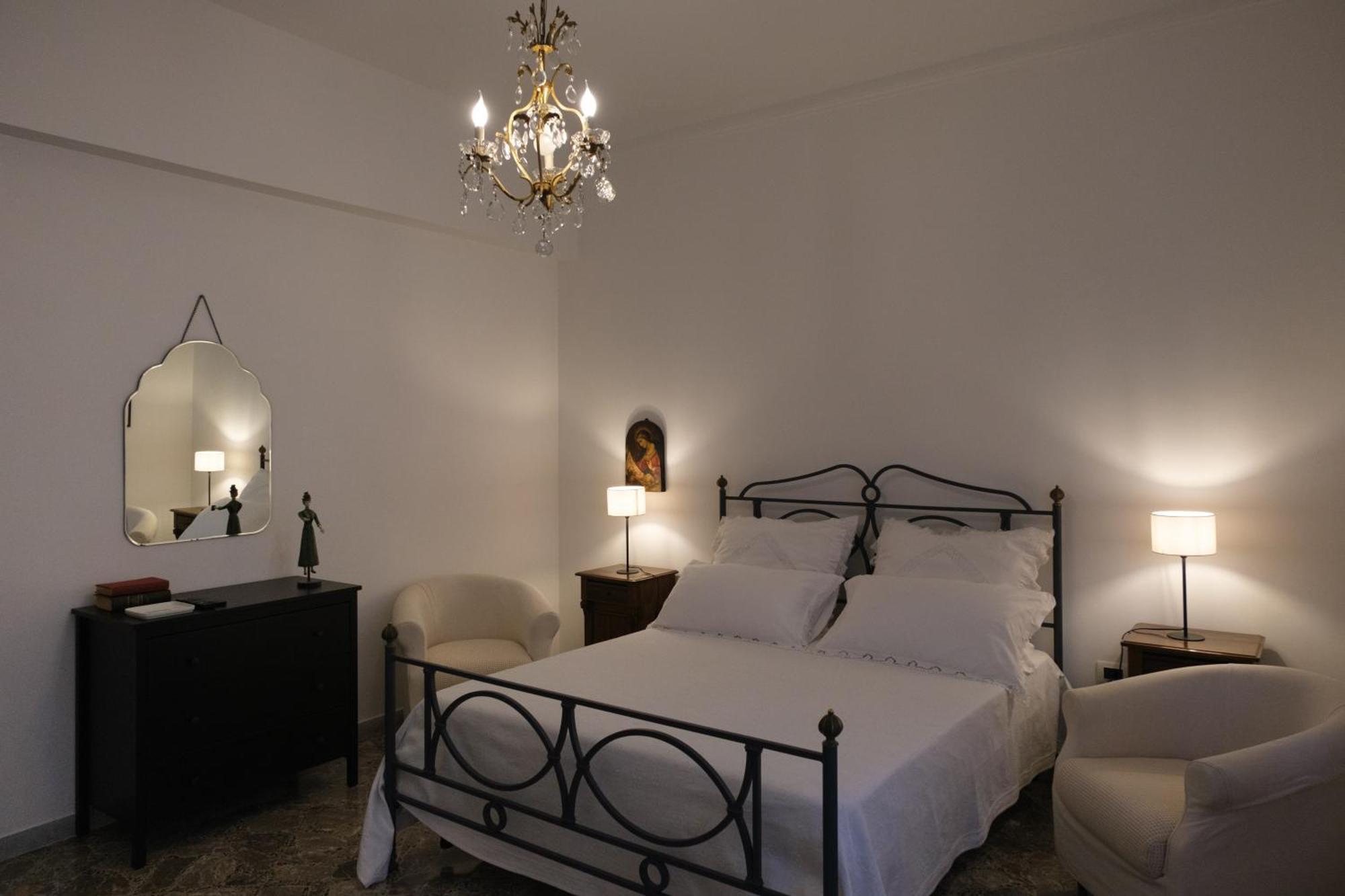 La Finestra Sui Trulli Bed & Breakfast อัลเบโรเบลโล ภายนอก รูปภาพ